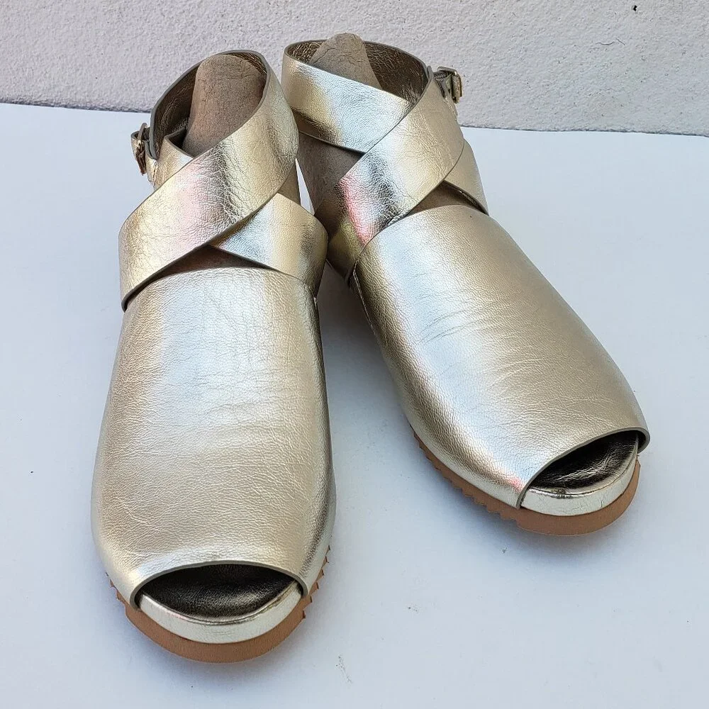 Halston gold peep toe ankle strap crossover Neli sandals - Picture 4 of 11
